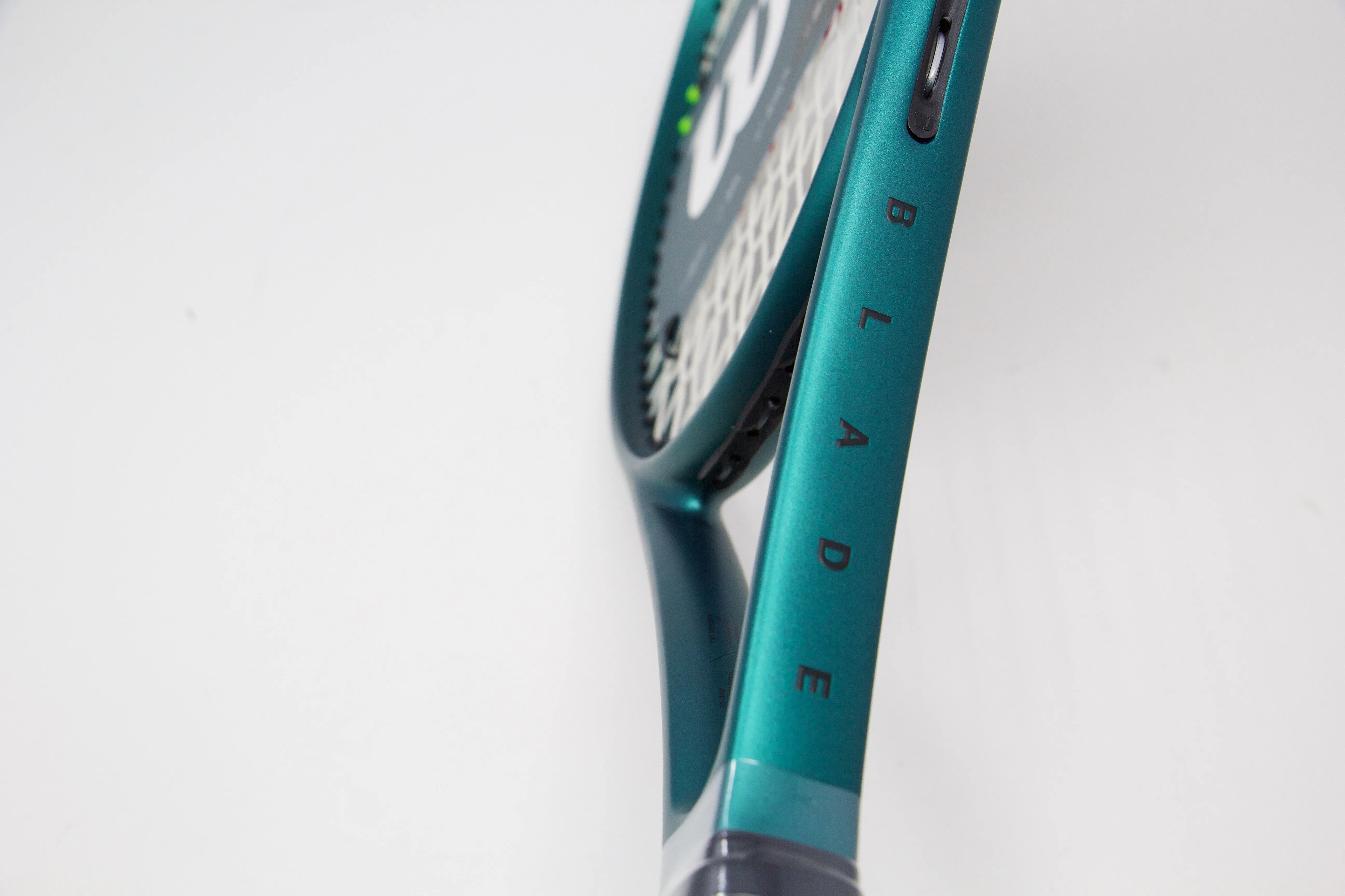 Wilson Blade 25 v9 Junior Tennis Racket