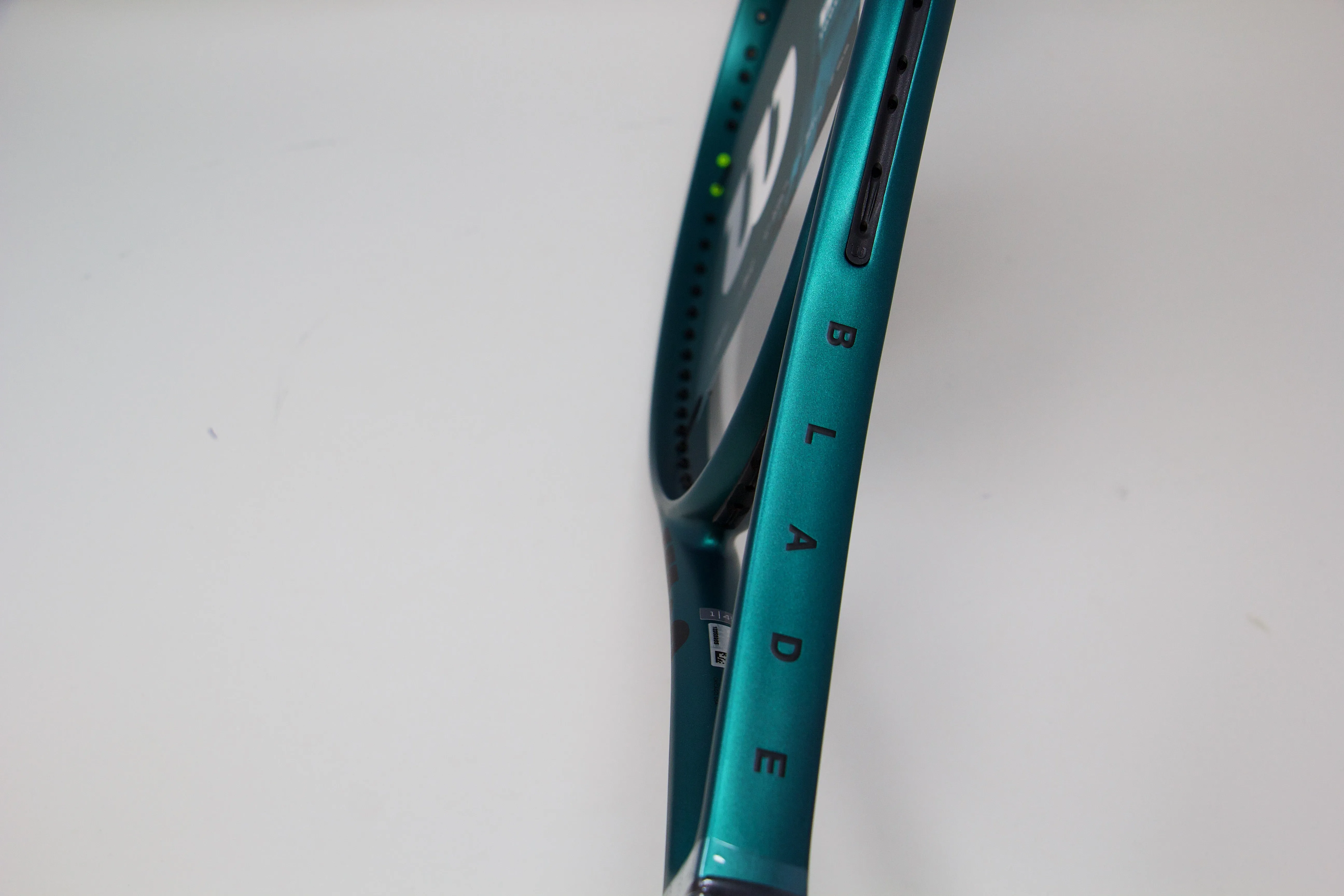 Wilson Blade 98s v9 Tennis Racket