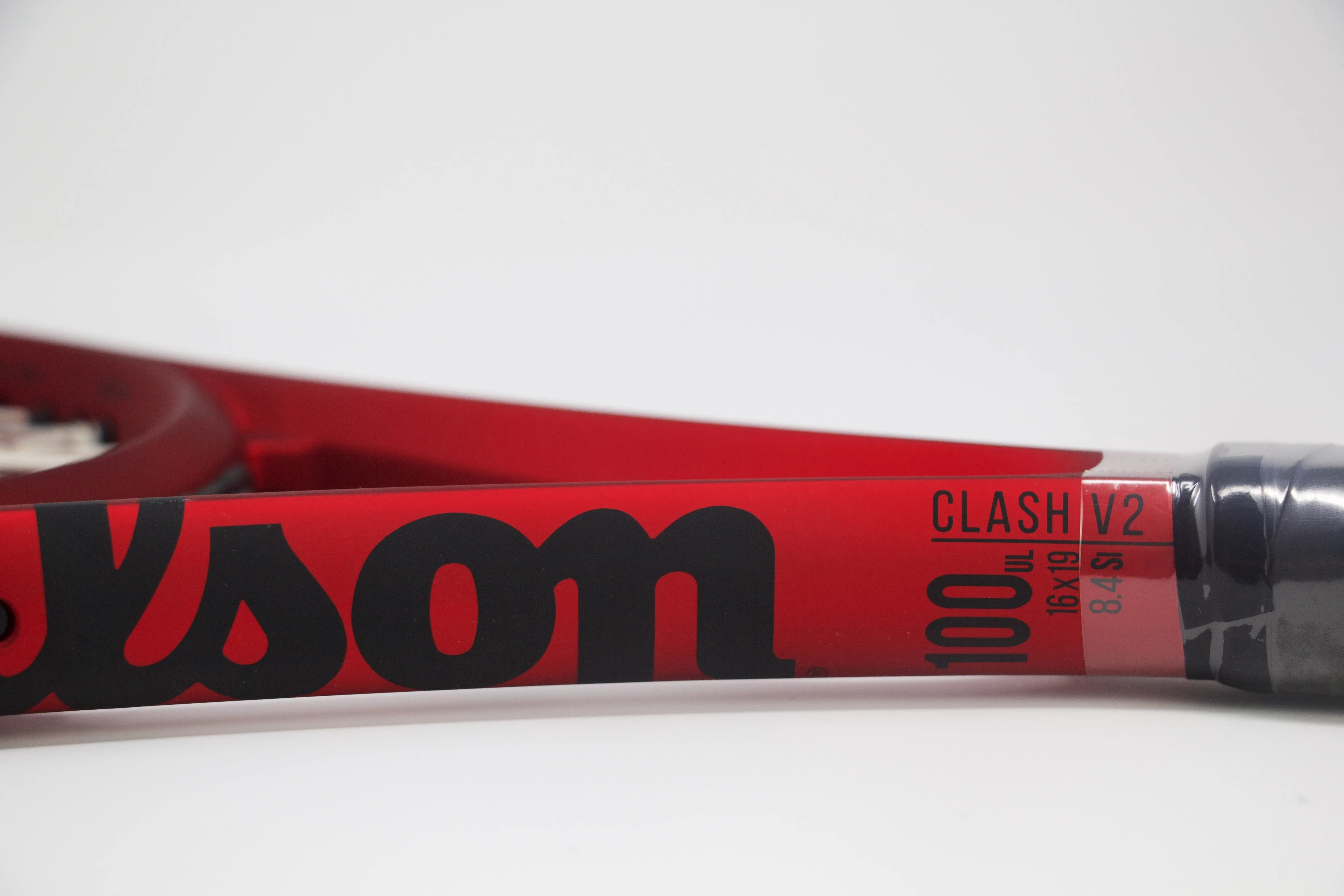 Wilson Clash 100UL v2 Tennis Racket